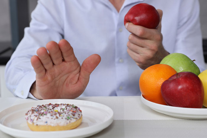 چه غذاهایی برای پارکینسون ضرر دارد؟
